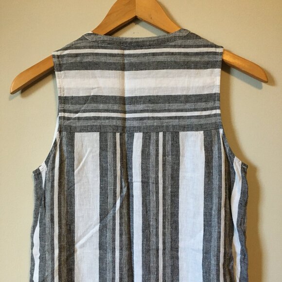 Vertical Barcode Stripe Button Accent Linen Tunic Tank Top - Picture 6 of 14